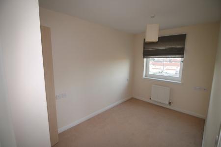2 bedroom Flat to let in Inverewe Place, Dunfermline, KY11