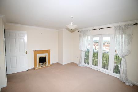 2 bedroom Flat to let in Inverewe Place, Dunfermline, KY11