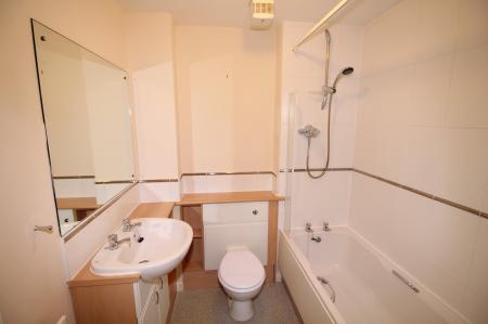 2 bedroom Flat to let in Inverewe Place, Dunfermline, KY11