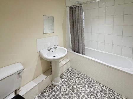 1 bedroom Flat to let in Strathmore Avenue, Dundee, DD3