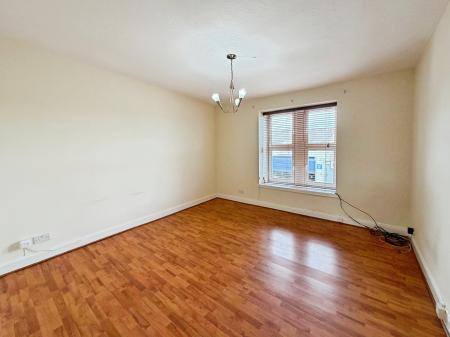 1 bedroom Flat to let in Strathmore Avenue, Dundee, DD3