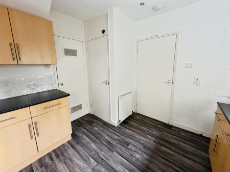 2 bedroom End of terrace house to let in Kemnay Gardens, Dundee, DD4