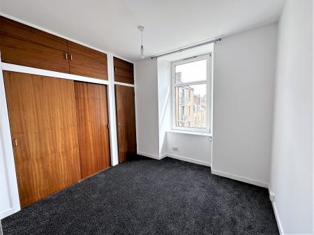 1 bedroom Flat to let in Molison Street, Dundee, DD4