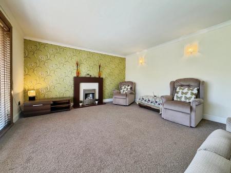 2 bedroom Flat for sale in Denhead Crescent, Dundee, DD2