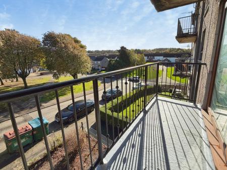 2 bedroom Flat for sale in Denhead Crescent, Dundee, DD2