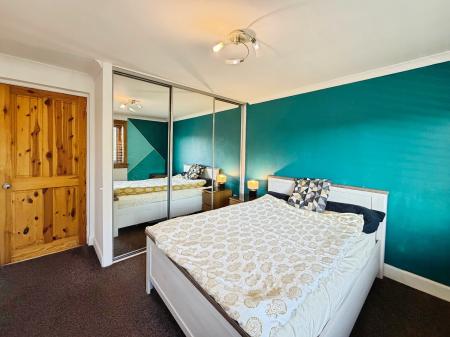 2 bedroom Flat for sale in Denhead Crescent, Dundee, DD2