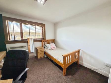 2 bedroom Flat for sale in Denhead Crescent, Dundee, DD2