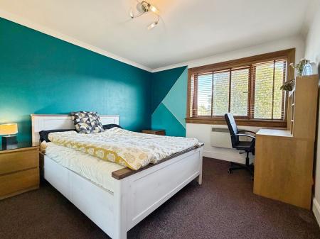 2 bedroom Flat for sale in Denhead Crescent, Dundee, DD2