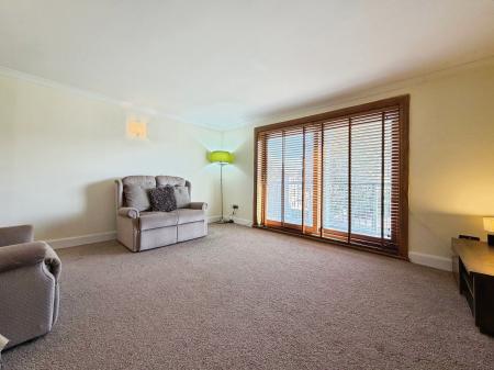 2 bedroom Flat for sale in Denhead Crescent, Dundee, DD2