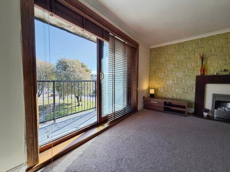 2 bedroom Flat for sale in Denhead Crescent, Dundee, DD2