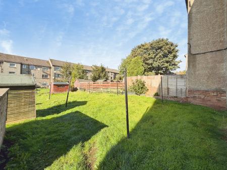 2 bedroom Flat for sale in Denhead Crescent, Dundee, DD2