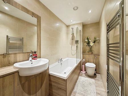 2 bedroom Flat to let in Riverside Drive, Dundee, DD1