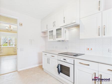 2 bedroom Flat for sale in Rusper Road, Horsham, RH12