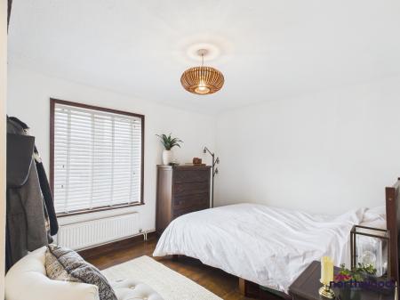 1 bedroom Terraced House for sale in South Road, Hailsham, BN27