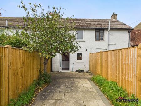 1 bedroom Terraced House for sale in South Road, Hailsham, BN27