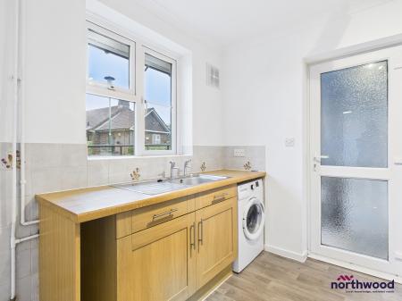 1 bedroom Bungalow to let in Farlaine Road, Willingdon, Eastbourne, BN21