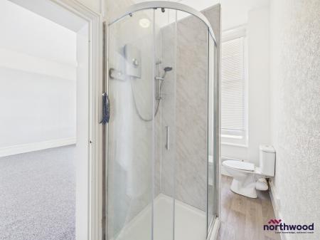 1 bedroom Flat to let in Howard Square, Eastbourne, BN21
