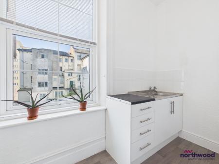 1 bedroom Flat to let in Howard Square, Eastbourne, BN21