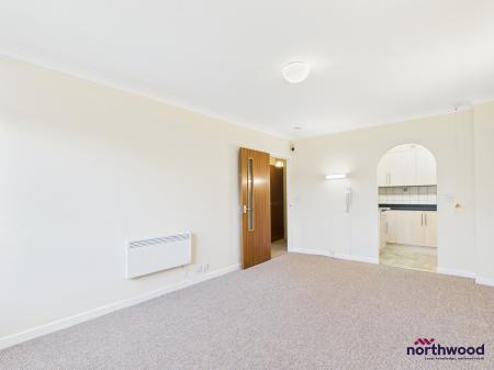 1 bedroom Flat to let in The Avenue, Upperton, Eastbourne, BN21