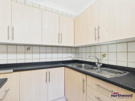 1 bedroom Flat to let in The Avenue, Upperton, Eastbourne, BN21