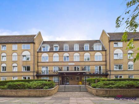 1 bedroom Flat to let in The Avenue, Upperton, Eastbourne, BN21