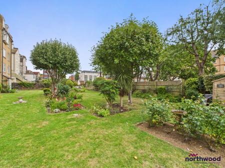 1 bedroom Flat to let in The Avenue, Upperton, Eastbourne, BN21