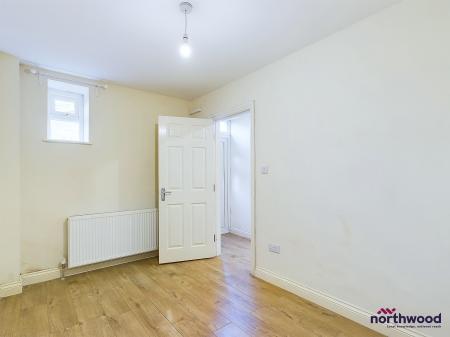 2 bedroom Flat to let in Lewes Road, Upperton, Eastbourne, BN21