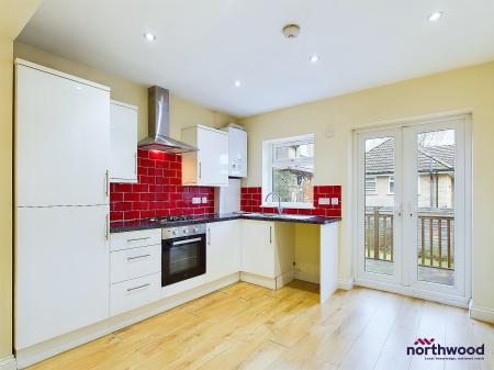 2 bedroom Flat to let in Lewes Road, Upperton, Eastbourne, BN21
