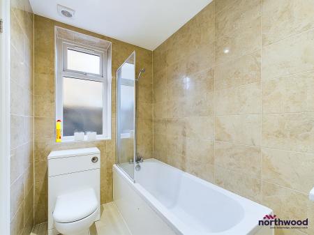 2 bedroom Flat to let in Lewes Road, Upperton, Eastbourne, BN21