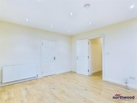 2 bedroom Flat to let in Lewes Road, Upperton, Eastbourne, BN21