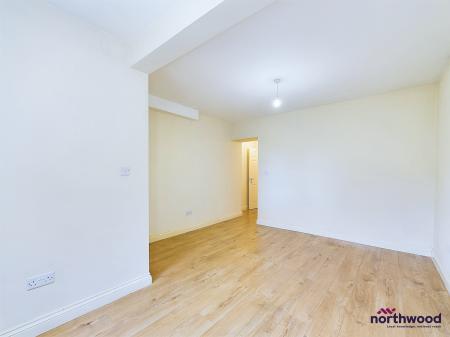 2 bedroom Flat to let in Lewes Road, Upperton, Eastbourne, BN21
