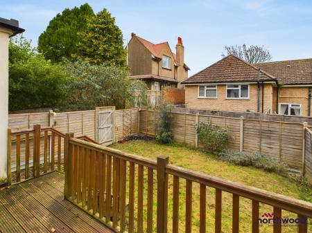 2 bedroom Flat to let in Lewes Road, Upperton, Eastbourne, BN21
