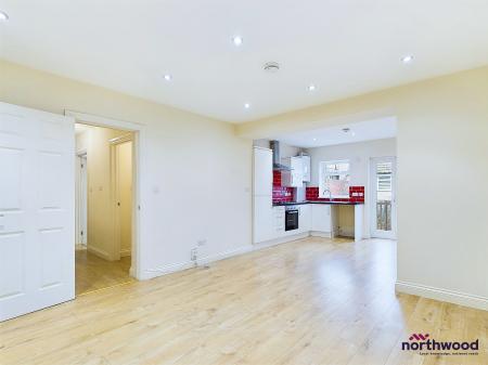 2 bedroom Flat to let in Lewes Road, Upperton, Eastbourne, BN21