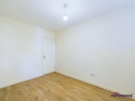 2 bedroom Flat to let in Lewes Road, Upperton, Eastbourne, BN21