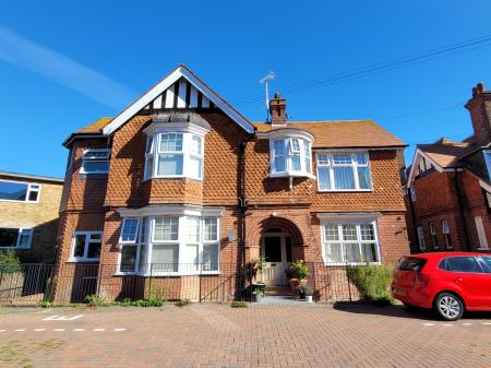 2 bedroom Flat to let in Lewes Road, Upperton, Eastbourne, BN21