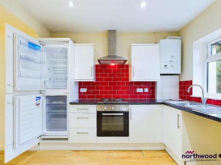 2 bedroom Flat to let in Lewes Road, Upperton, Eastbourne, BN21