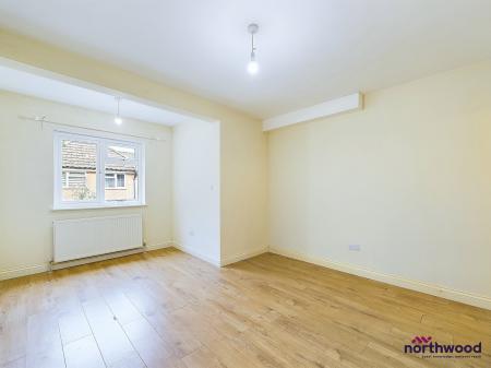 2 bedroom Flat to let in Lewes Road, Upperton, Eastbourne, BN21
