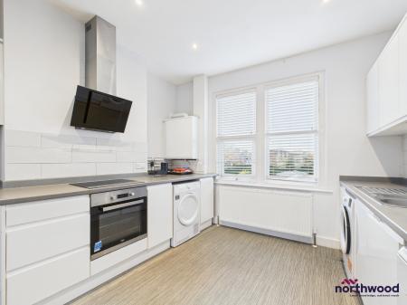 3 bedroom Maisonette for sale in Seaside, Eastbourne, BN22