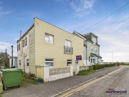 2 bedroom Flat to let in Collier Road, Pevensey Bay, BN24