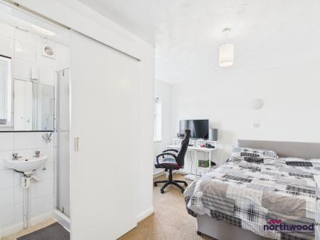 2 bedroom Flat to let in Collier Road, Pevensey Bay, BN24