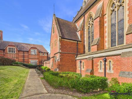 2 bedroom Maisonette to let in 22 Darley Road, Meads, Eastbourne, BN20