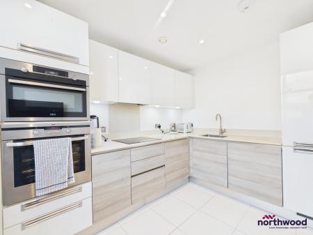 2 bedroom Maisonette to let in Darley Road, Eastbourne, BN20