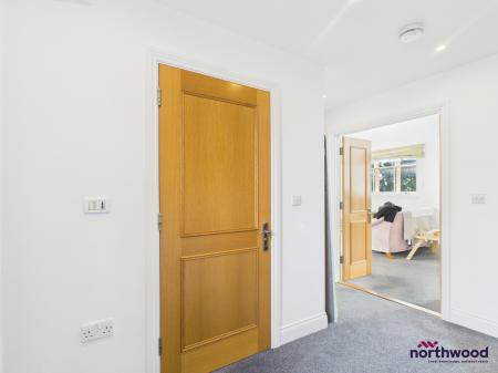 2 bedroom Maisonette to let in Darley Road, Eastbourne, BN20