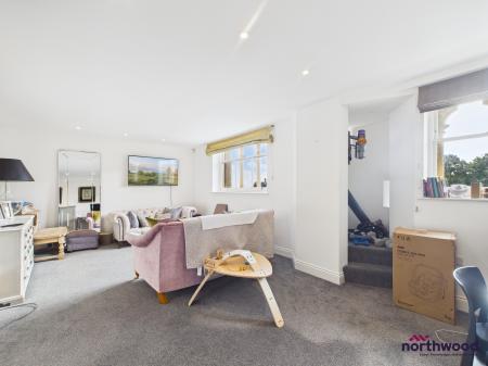 2 bedroom Maisonette to let in Darley Road, Eastbourne, BN20