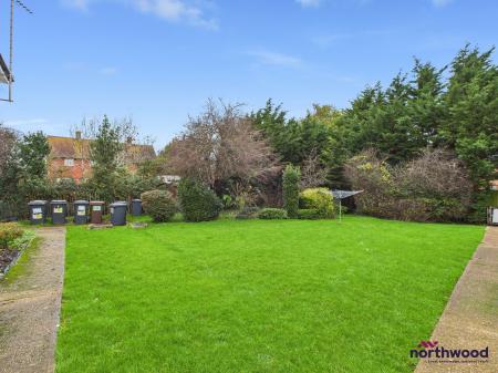 1 bedroom Apartment to let in Farmlands Close, Polegate, BN26