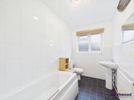 1 bedroom Apartment to let in Farmlands Close, Polegate, BN26