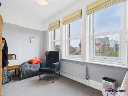 2 bedroom Flat for sale in Grassington Road, Lower Meads, Eastbourne, BN20