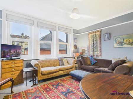 2 bedroom Flat for sale in Grassington Road, Lower Meads, Eastbourne, BN20