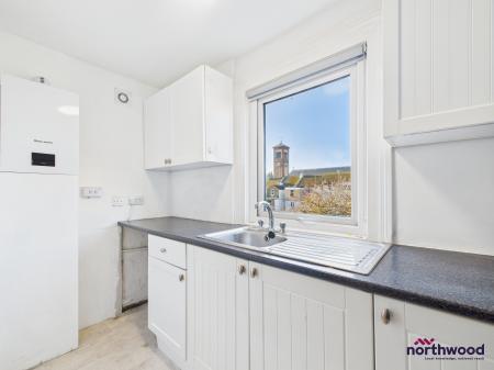 2 bedroom Flat to let in Langney Road, Town Centre, Eastbourne, BN21