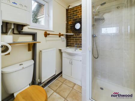 1 bedroom Flat to let in Hollington Park Road, St. Leonards-On-Sea, TN38